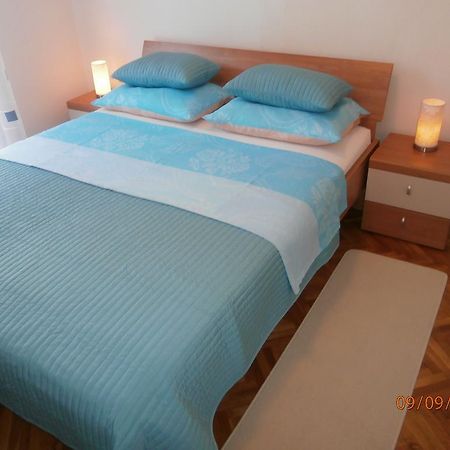 Apartman Lovran Exteriör bild