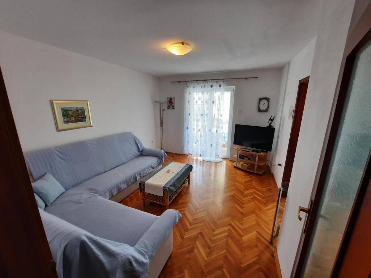 Apartman Lovran Exteriör bild