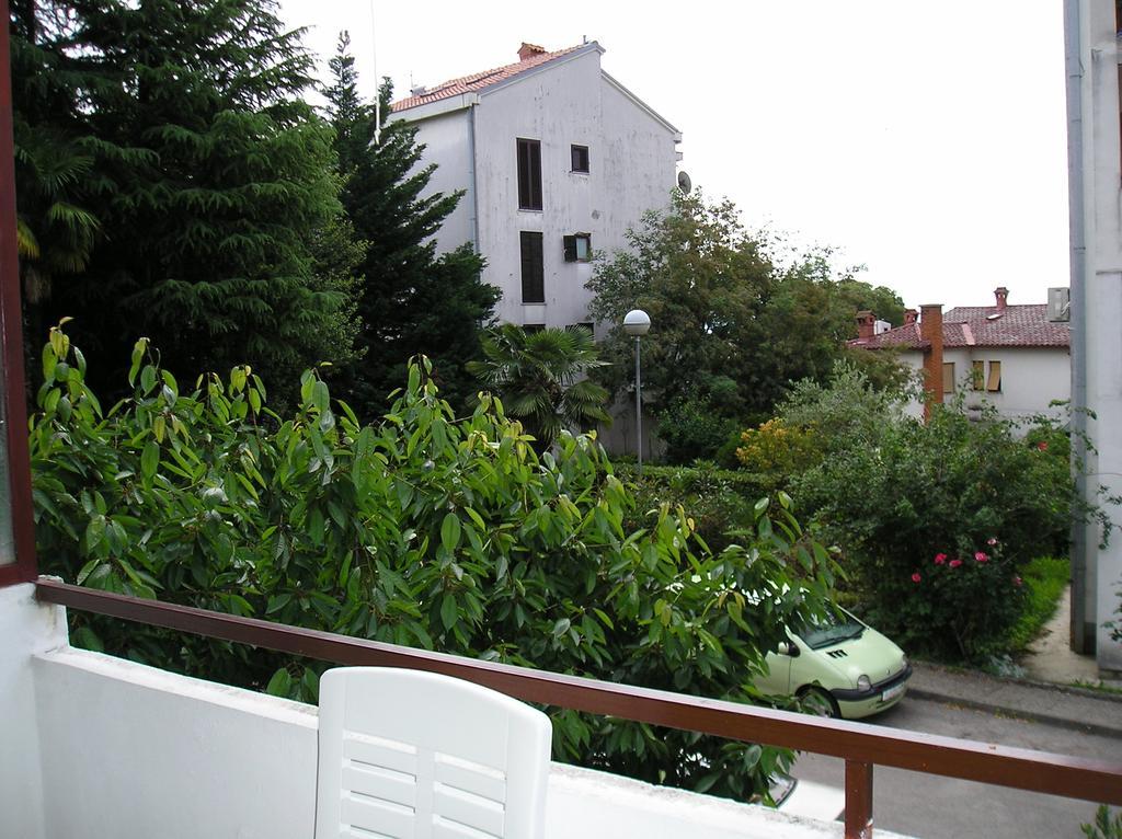 Apartman Lovran Exteriör bild